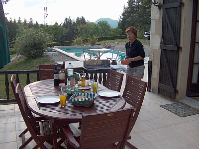 Middagsboret utenfor kjøkkenet